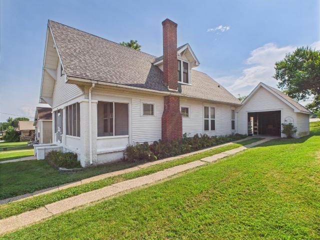611 Cedar Avenue