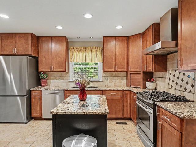 611 Flagstone Way