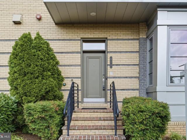 611 Howell