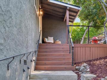611 Hillcrest Drive