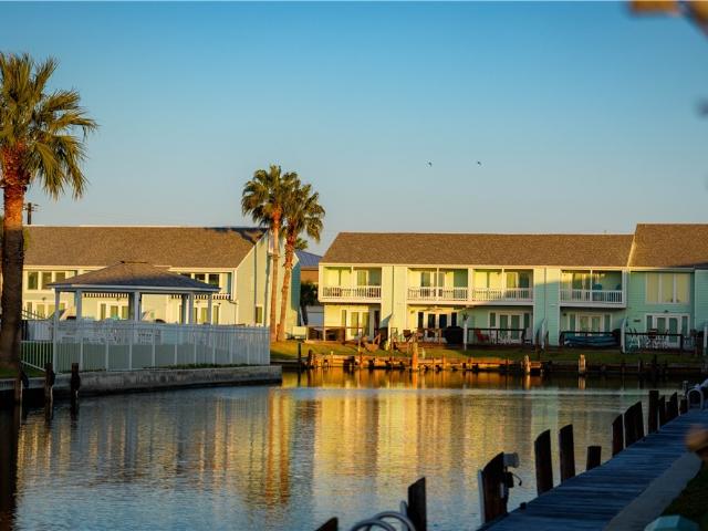 611 Lauderdale Dr, Unit 611, Rockport, TX 78382 | MLS #468919