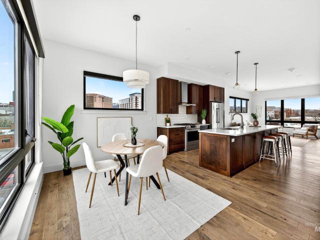 611 S 8th Street 401