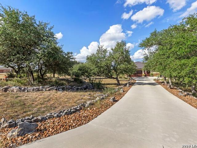 611 Shady Hollow