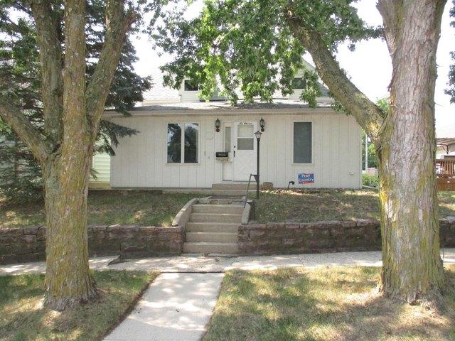 611 W Cherry St, Cherokee, IA 51012