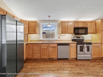 611 W Dexter Trail