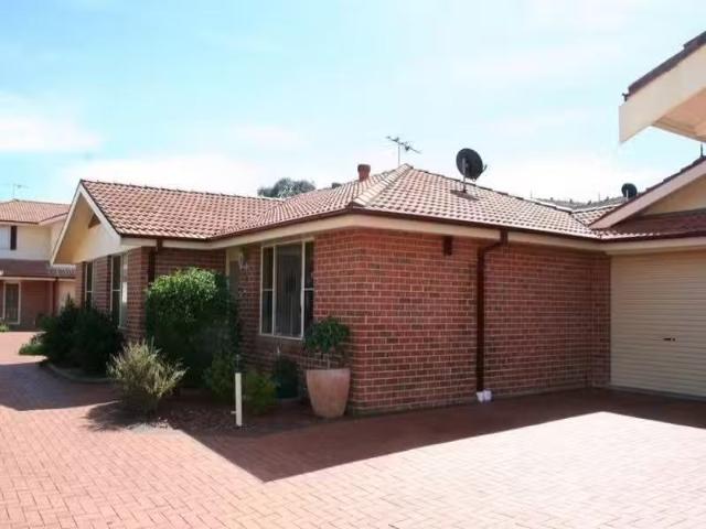 6/11 Wallace Street, Swansea Townhouse for rent Listed by Mel.
