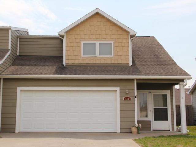 611 Walters Dr, Manhattan, KS 66502