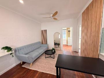 Apartment to rent in Crawley