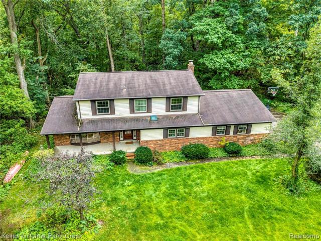 6126 Whispering Oak Drive