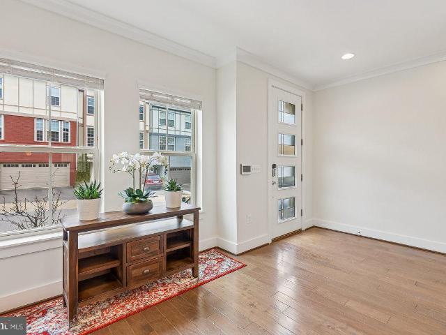 6127 Olivet Dr, Alexandria, VA 22315 | MLS #VAFX2318