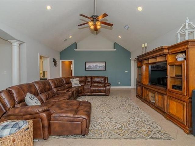 6120 Westchase Loop