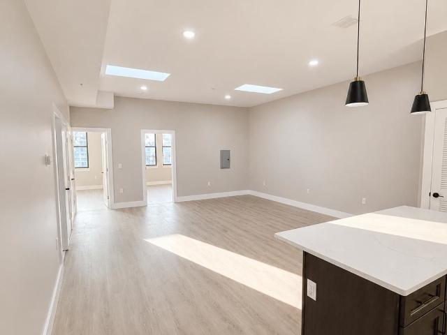 6121 Bergenline Ave Unit 301, West New York, US, NJ