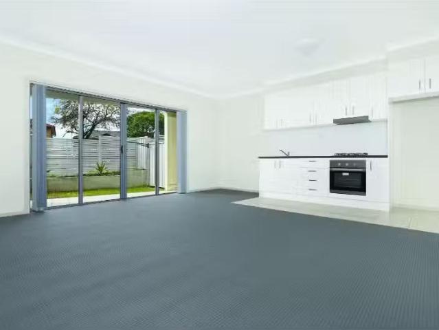 6/121 125 Lake Entrance Road, BARRACK HEIGHTS House for rent.
