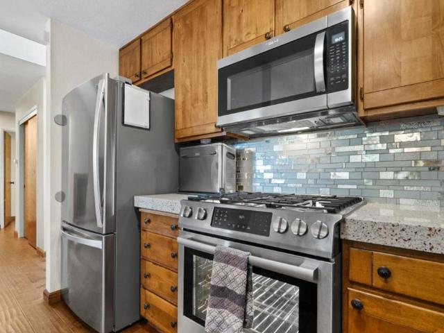 6122 Sheraton Place
