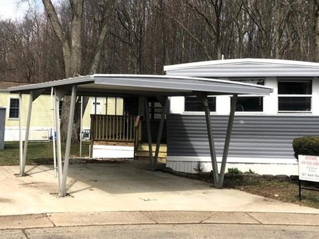 612 Holly Ct, Jonesville, MI 49250