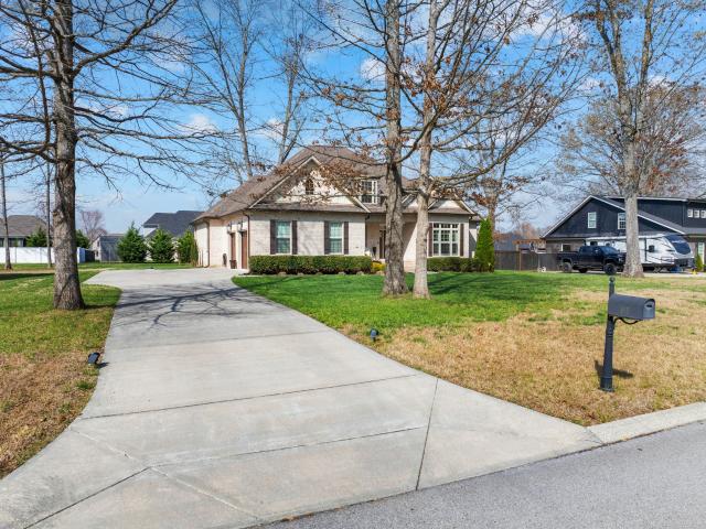 612 Lexington Cir