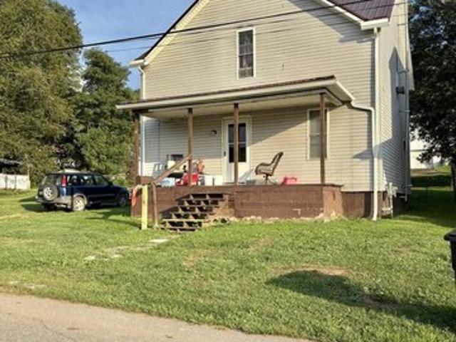 612 N 7th Ave, Paden City, WV 26159