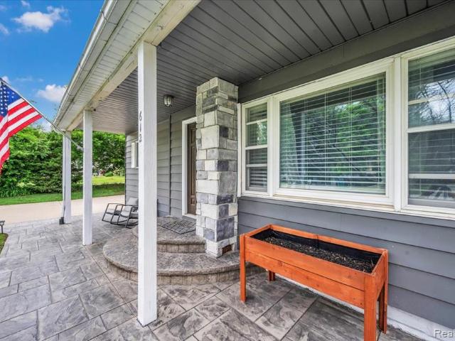 612 n blacks corners road