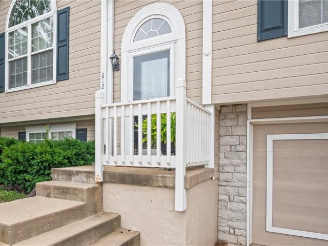 612 NE Cumberland Drive