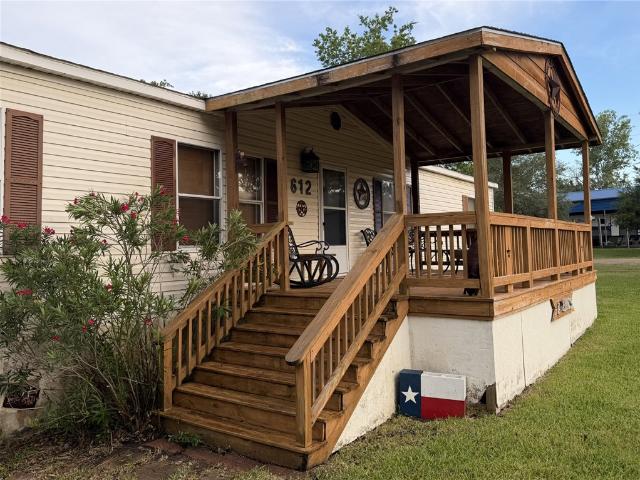 612 Sweetgum Ln