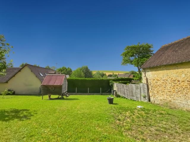 61380 Sainte CERONNE maison 4 chambres avec salle d'eau, terrain 1.404 m²
