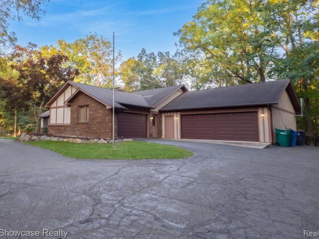 6138 Sundance Trail