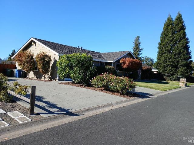 6133 Tamara Ln, Windsor, CA 95492 | MLS #325095
