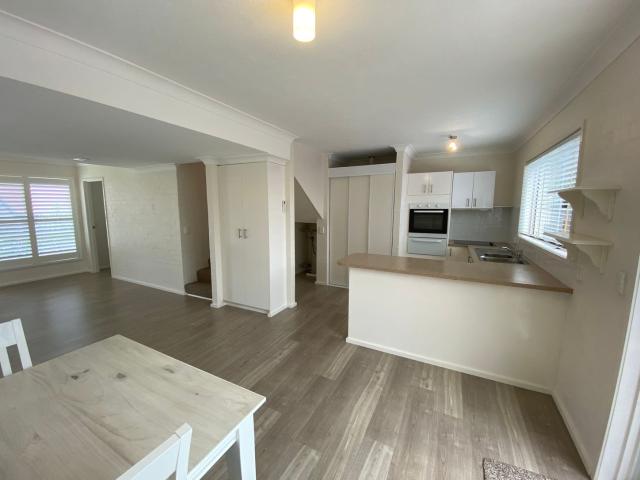 6/13 17 Brown Street, LABRADOR, QLD 4215