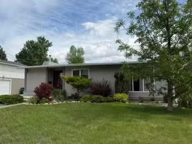 613 30 Street South, Lethbridge, AB, T1J 3V2 house for sale.