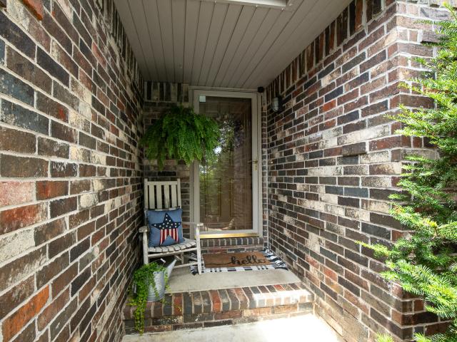 613 E Gallup Hill Road