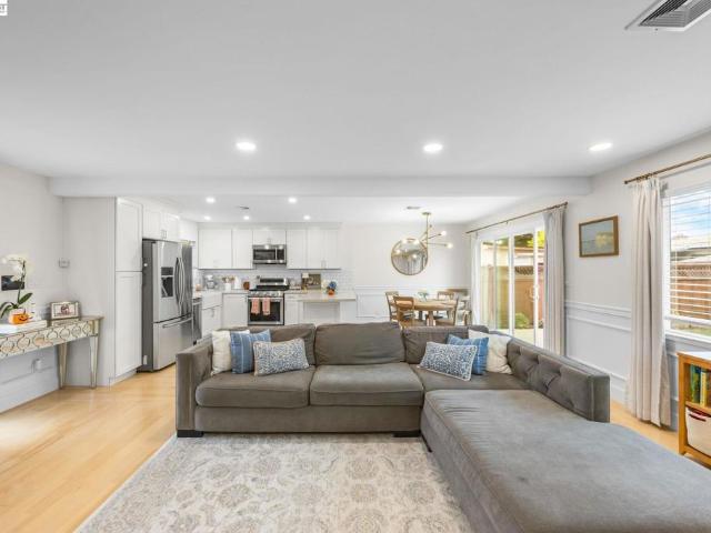 613 Minerva St