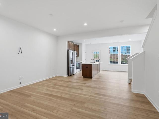 613 Slick Terrace