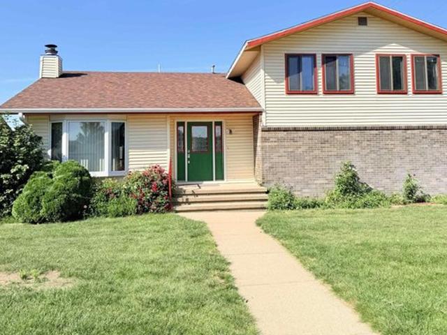 613 Stage Coach Rd, South Sioux City, NE 68776