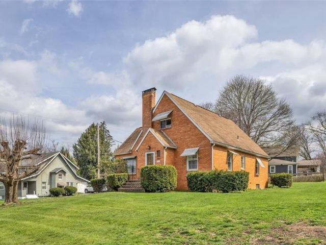 613 Portersville Rd, Ellwood City, PA 16117 | MLS #1747