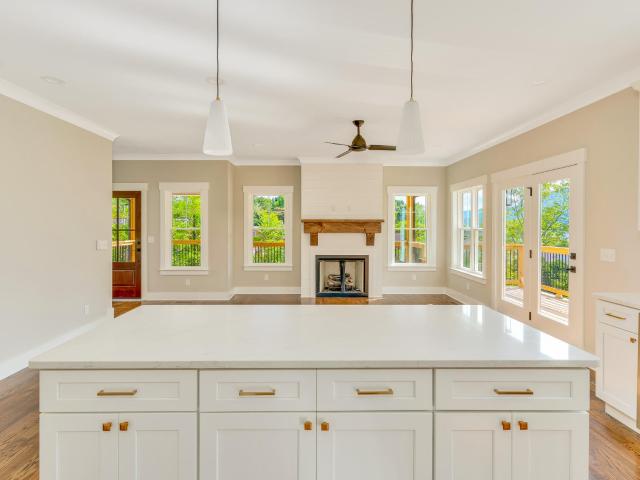 613 W View Road