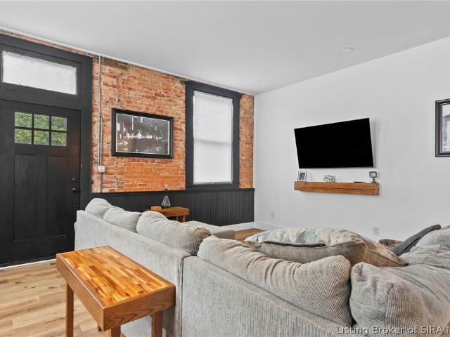 613 Walnut Street