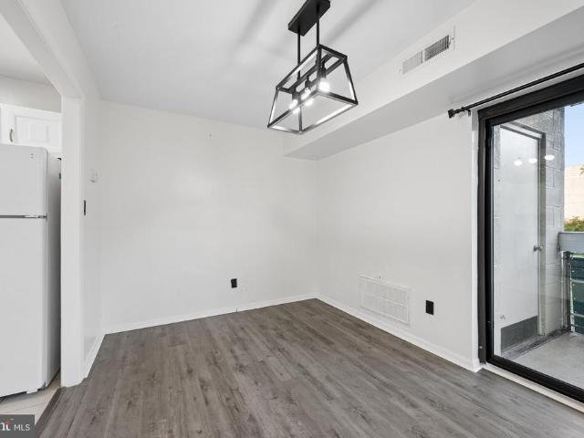 6145 Leesburg Pike # 404