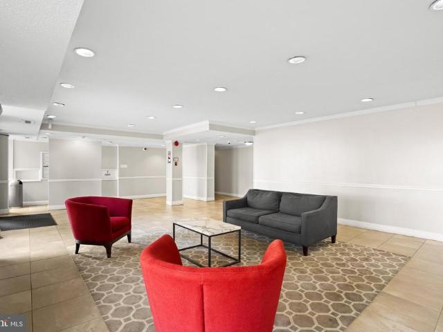 6141 Leesburg Pike # 101