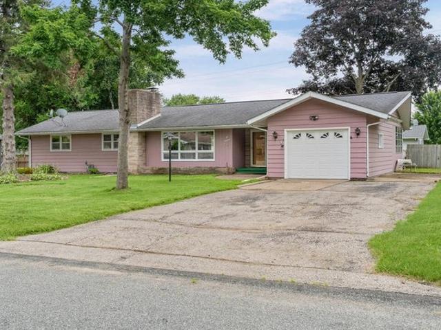 614 Gilster St, Onalaska, WI 54650