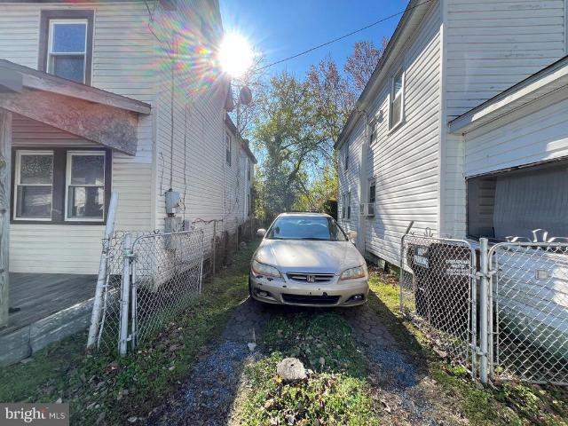 614 Douglas Street