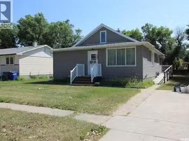 614 Front Street, Eastend, SK, S0N 0T0 house for sale Listi.