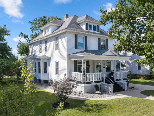 614 S 9th Street
