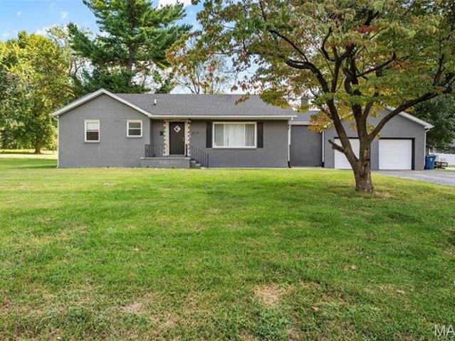 614 S Main St, Troy, IL 62294