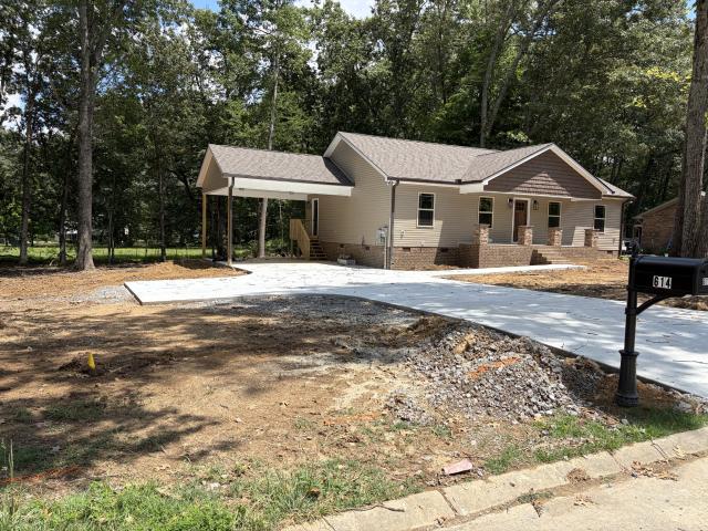 614 Wanda Ln