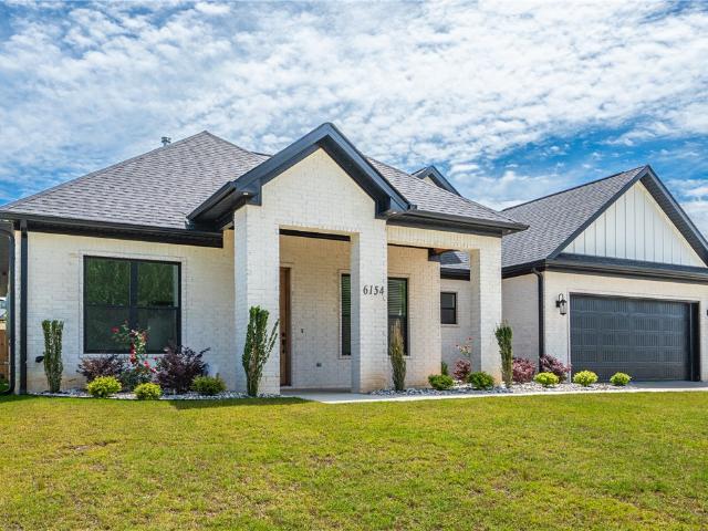 6154 Majestic Waters Drive