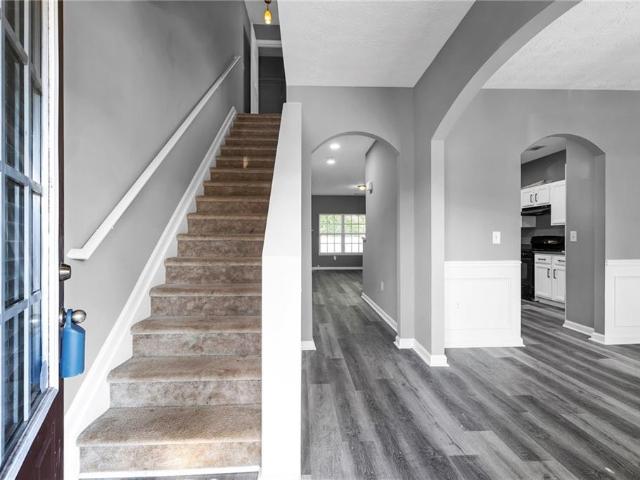 6156 Shoals Loop
