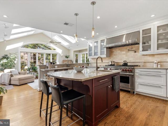 6156 Tompkins Drive
