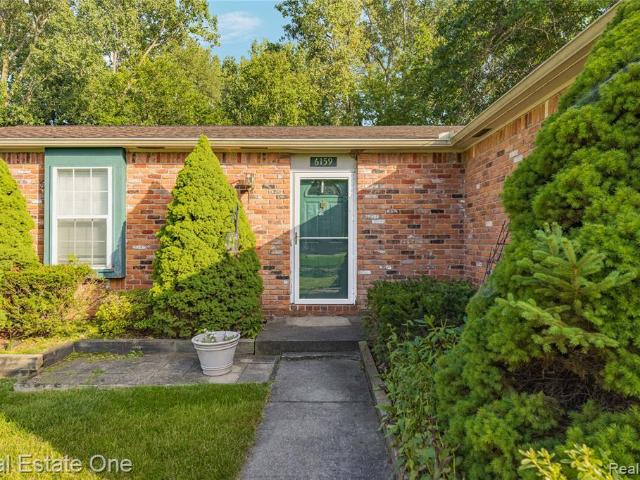 6159 Bay Court