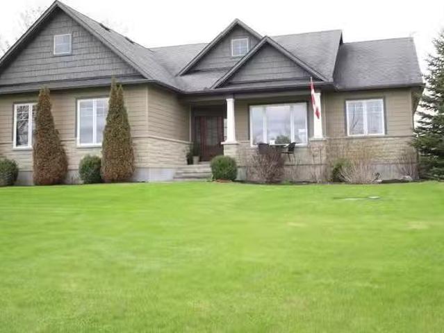 61507585 307 Ashton Creek Cres