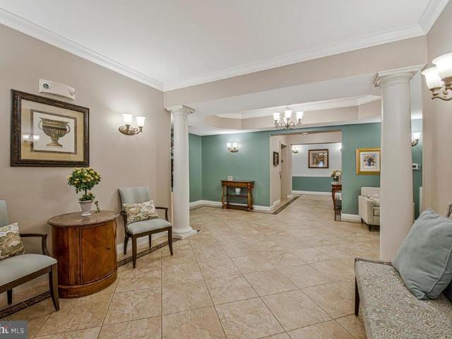 6150 Shadywood Road # 301